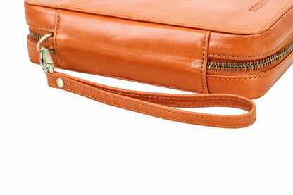 L’Essentiel - Pochette de voyage en Cuir Sienne